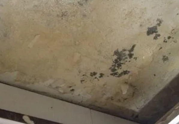 永登阳台漏水维修公司分享下永登卫生间渗水维修需要注意哪些问题。